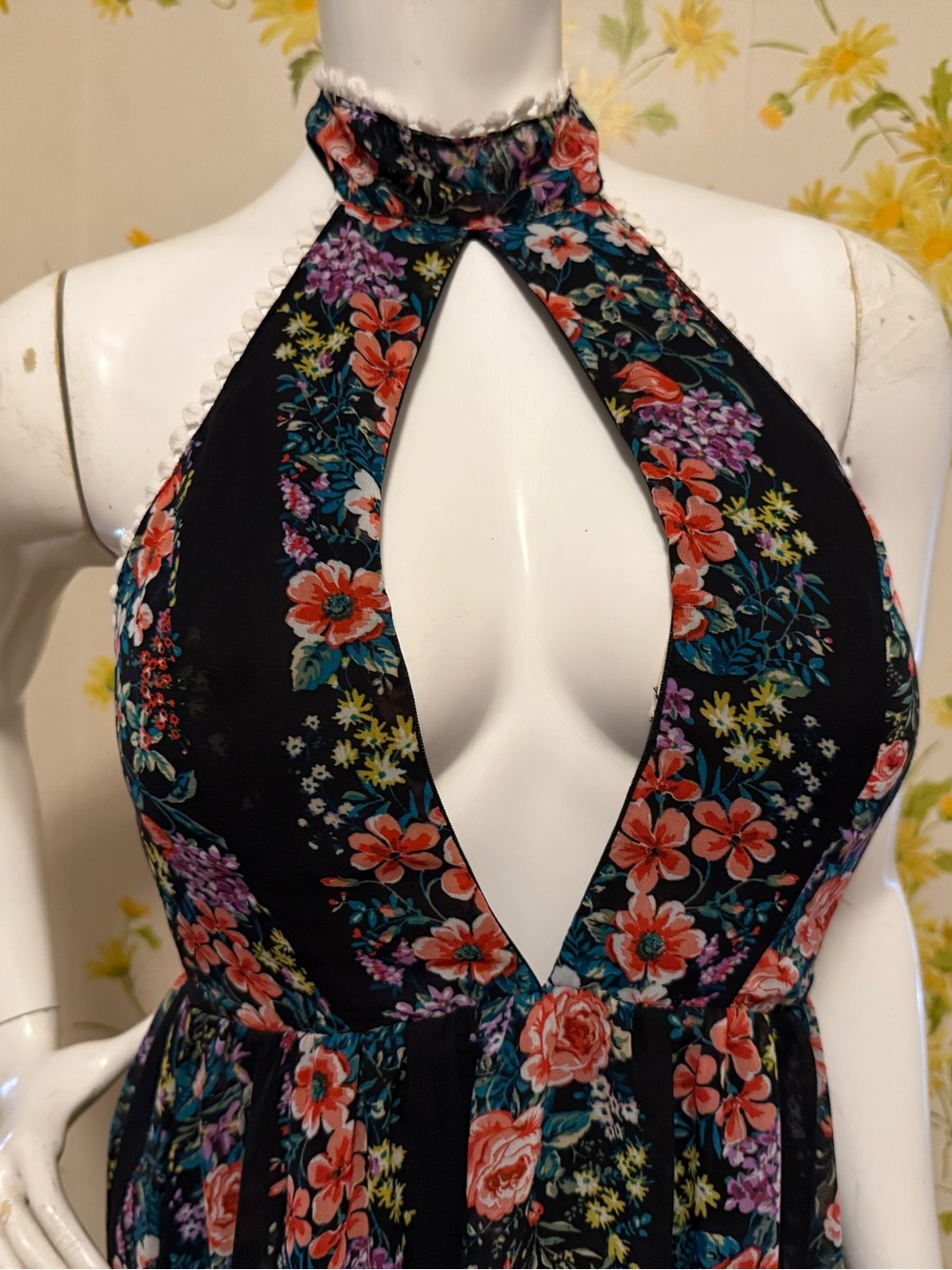backless floral maxi dress with halter neck size M - Picture 4 of 17